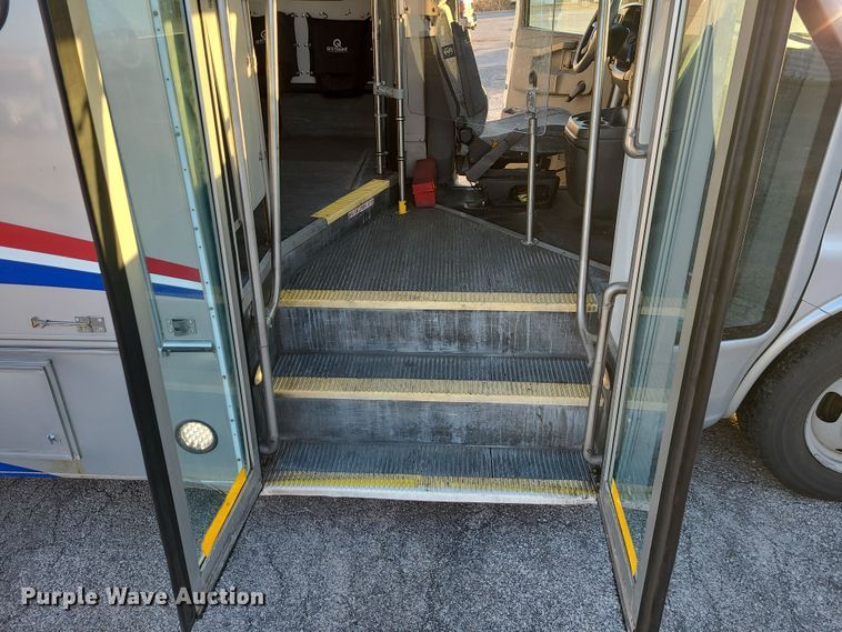 image for item DR7845 2016 Chevrolet Express  shuttle bus