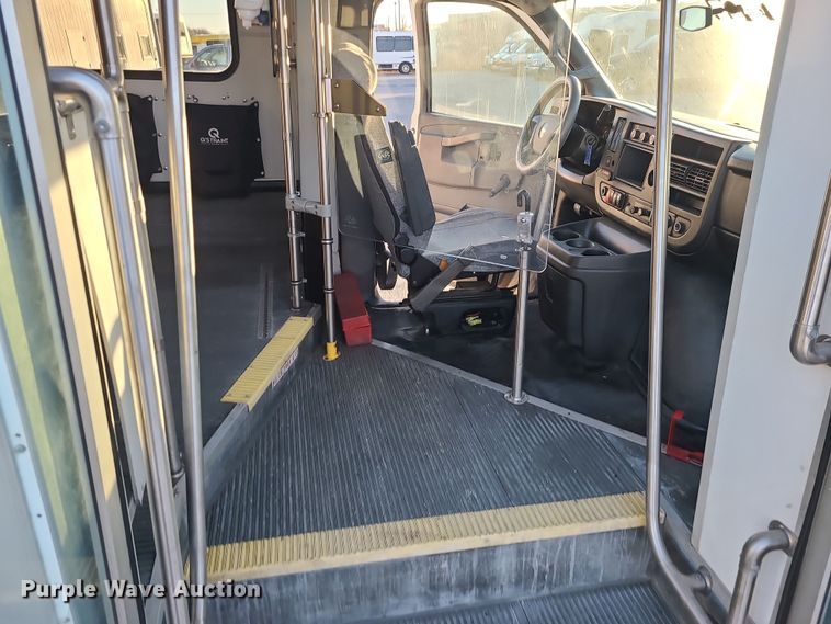image for item DR7845 2016 Chevrolet Express  shuttle bus