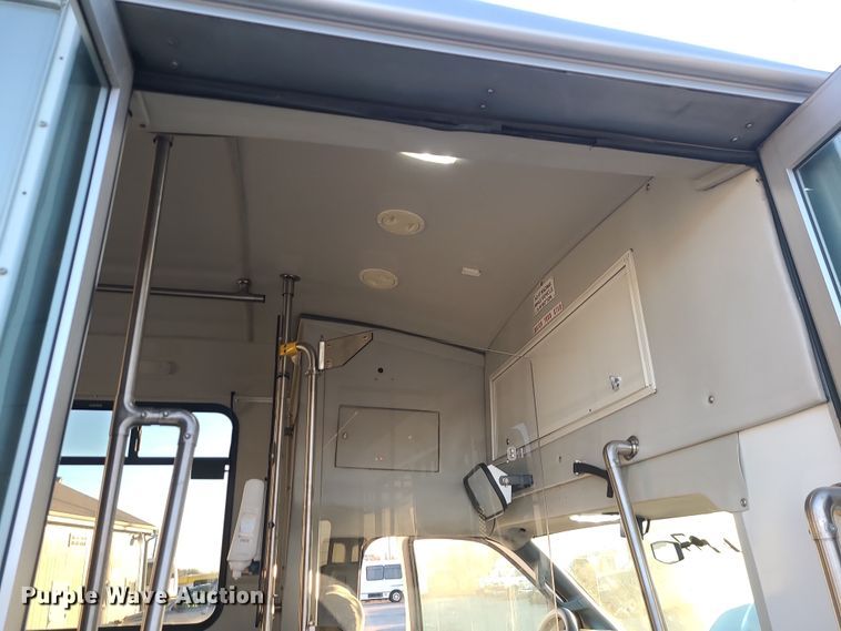 image for item DR7845 2016 Chevrolet Express  shuttle bus