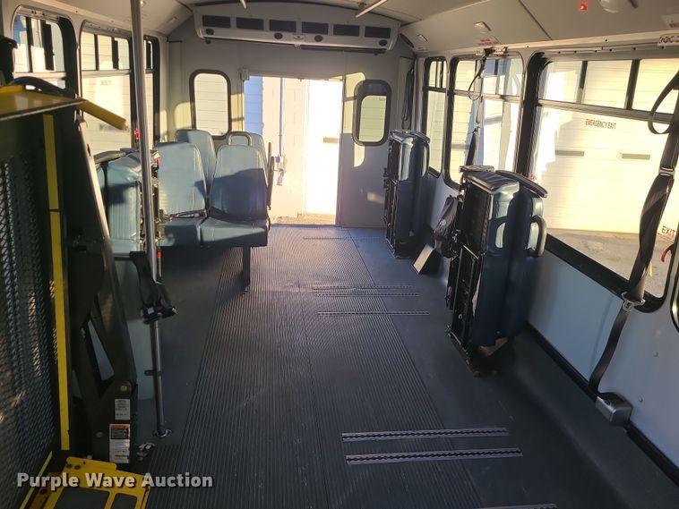 image for item DR7845 2016 Chevrolet Express  shuttle bus