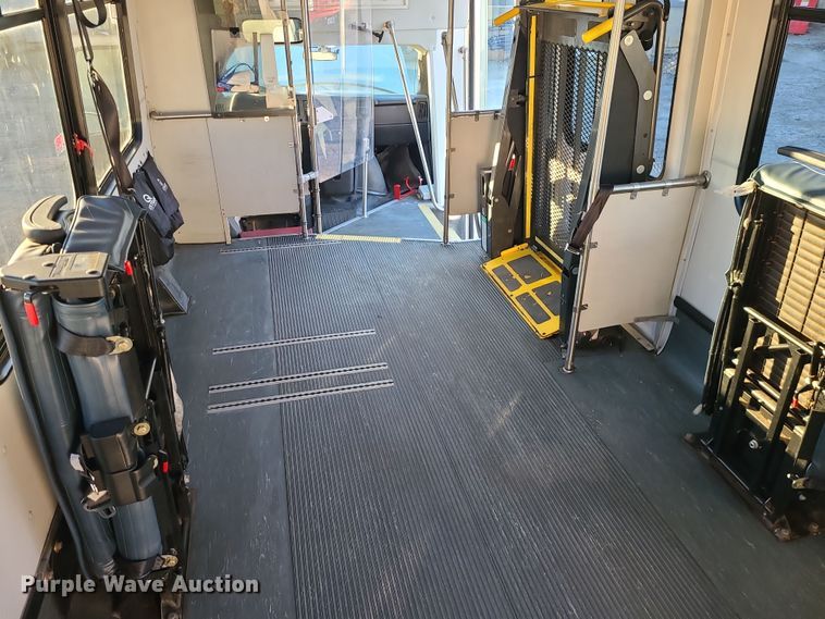 image for item DR7845 2016 Chevrolet Express  shuttle bus