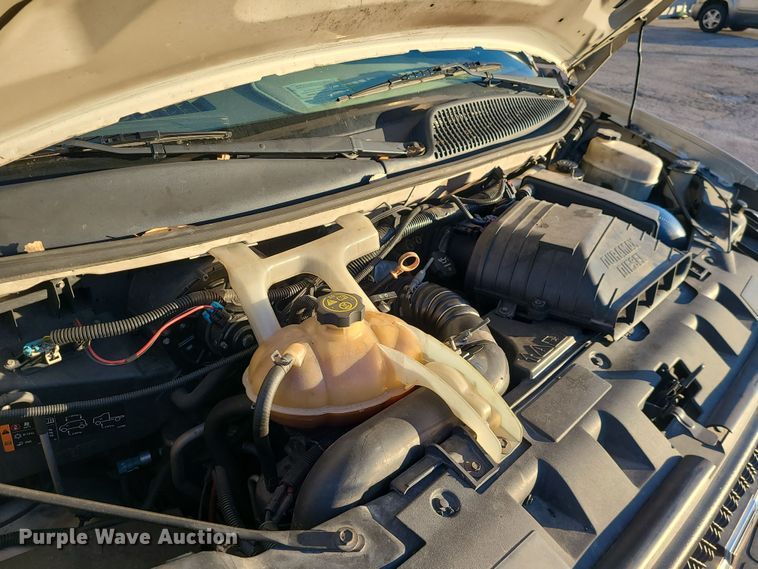 image for item DR7845 2016 Chevrolet Express  shuttle bus