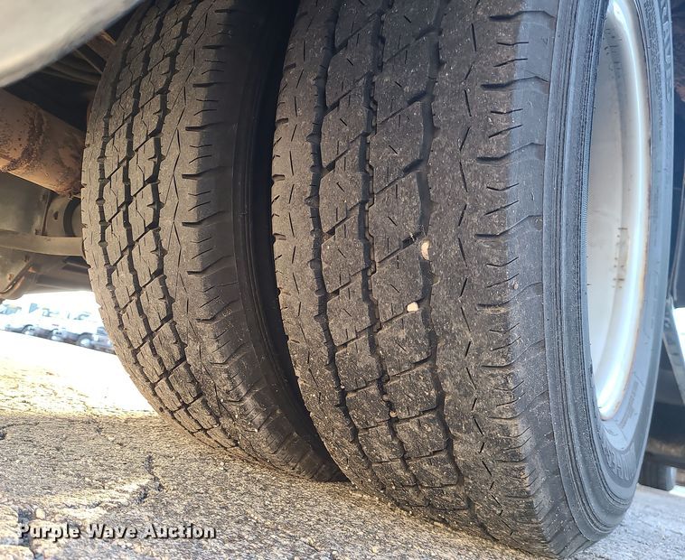 image for item DR7845 2016 Chevrolet Express  shuttle bus