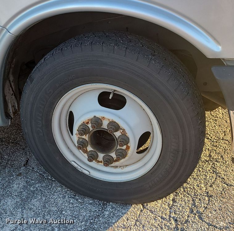 image for item DR7845 2016 Chevrolet Express  shuttle bus