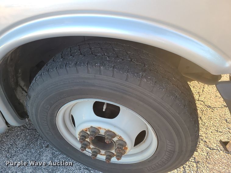 image for item DR7845 2016 Chevrolet Express  shuttle bus