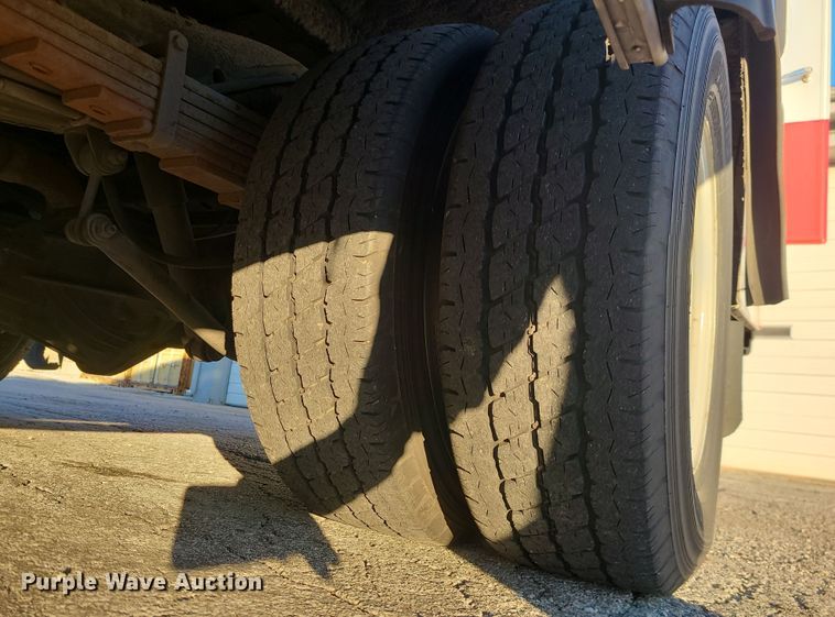 image for item DR7845 2016 Chevrolet Express  shuttle bus