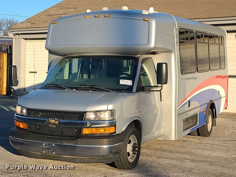 image for item DR7846 2016 Chevrolet Express  shuttle bus