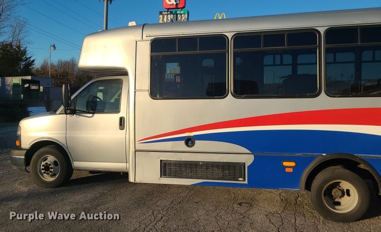 image for item DR7846 2016 Chevrolet Express  shuttle bus
