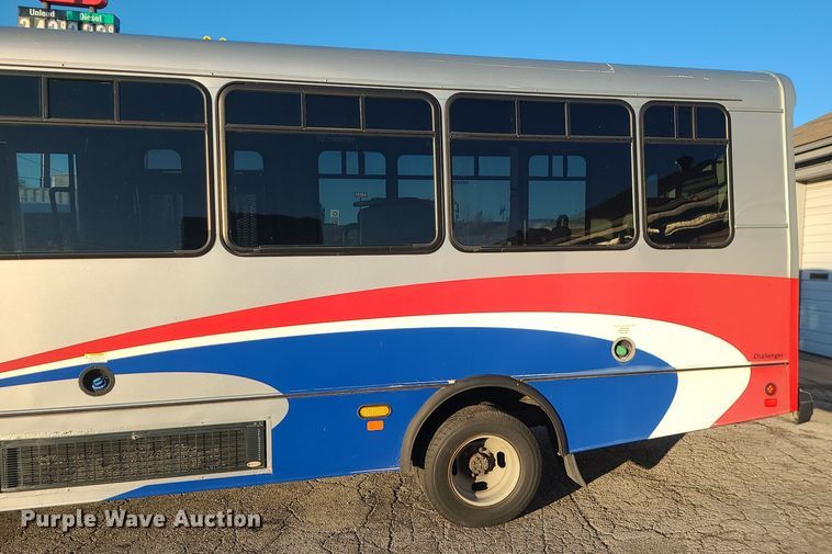 image for item DR7846 2016 Chevrolet Express  shuttle bus