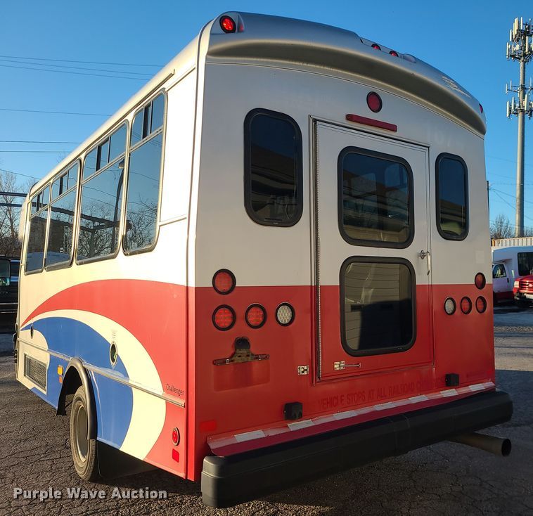 image for item DR7846 2016 Chevrolet Express  shuttle bus