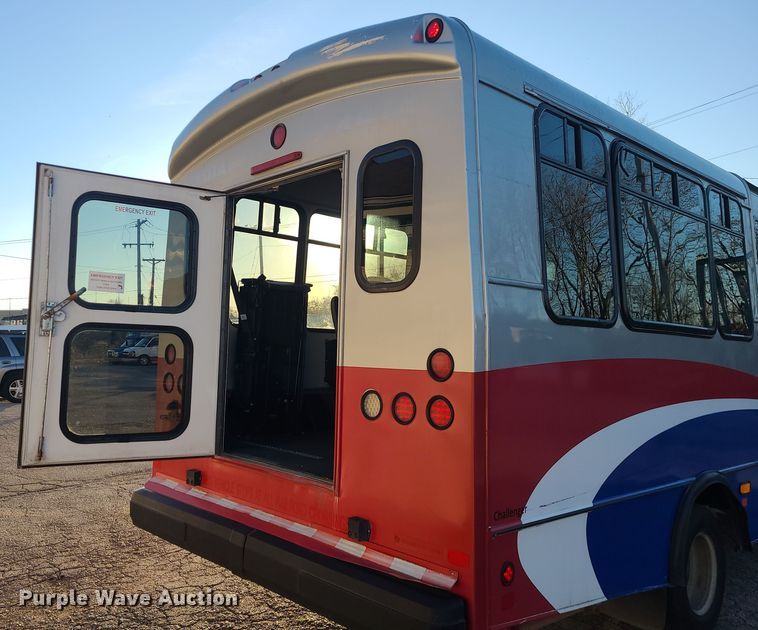 image for item DR7846 2016 Chevrolet Express  shuttle bus