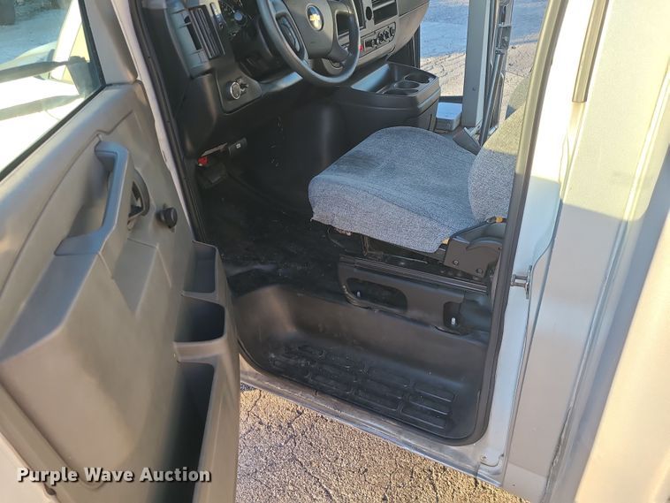 image for item DR7846 2016 Chevrolet Express  shuttle bus