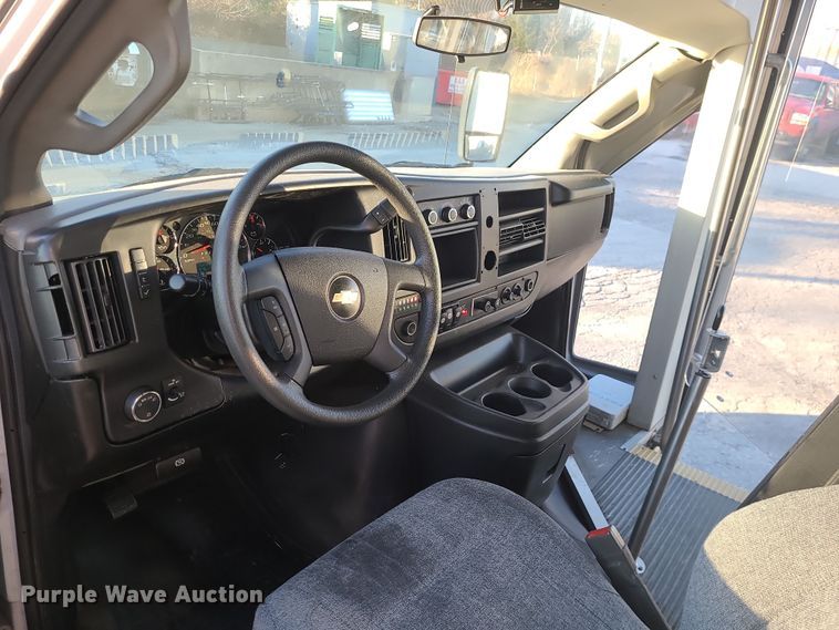 image for item DR7846 2016 Chevrolet Express  shuttle bus