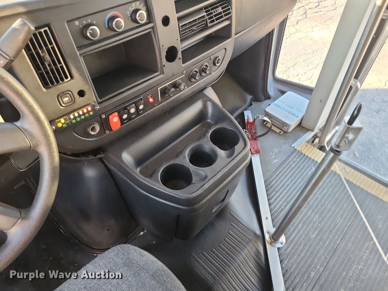 image for item DR7846 2016 Chevrolet Express  shuttle bus