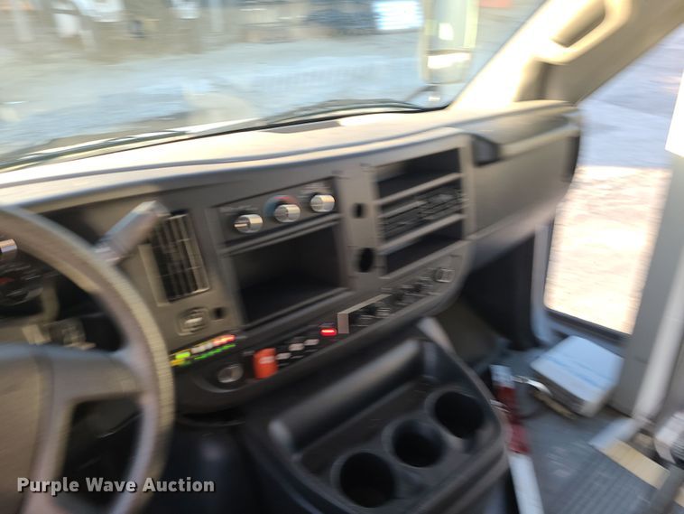 image for item DR7846 2016 Chevrolet Express  shuttle bus