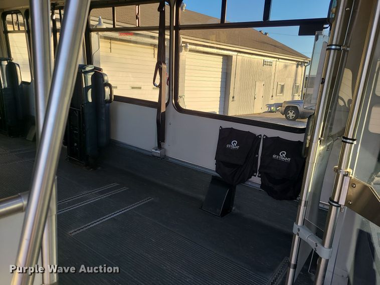 image for item DR7846 2016 Chevrolet Express  shuttle bus