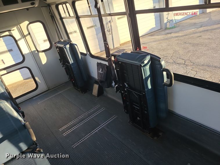 image for item DR7846 2016 Chevrolet Express  shuttle bus