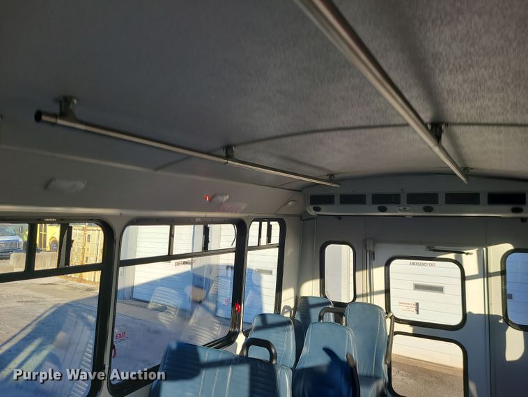 image for item DR7846 2016 Chevrolet Express  shuttle bus