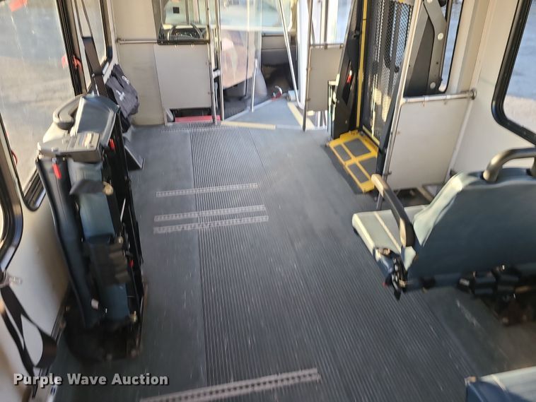 image for item DR7846 2016 Chevrolet Express  shuttle bus