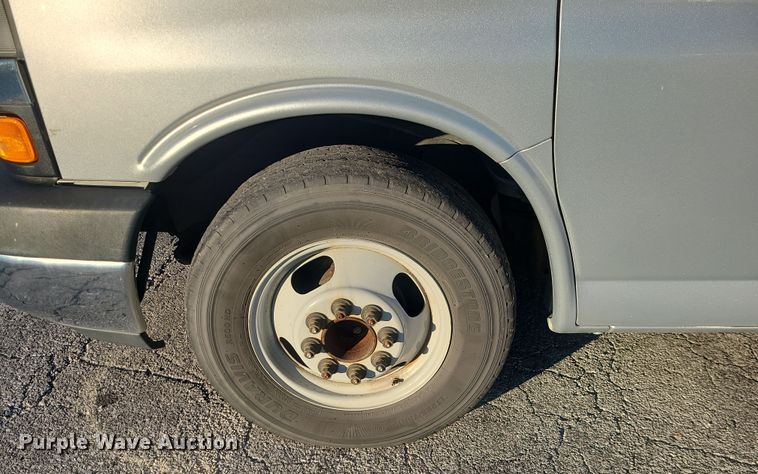 image for item DR7846 2016 Chevrolet Express  shuttle bus