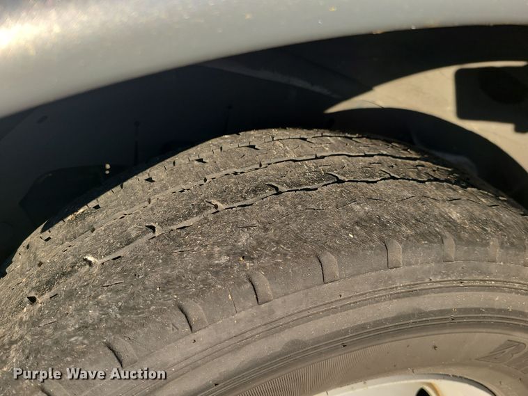 image for item DR7846 2016 Chevrolet Express  shuttle bus