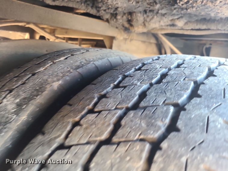 image for item DR7846 2016 Chevrolet Express  shuttle bus