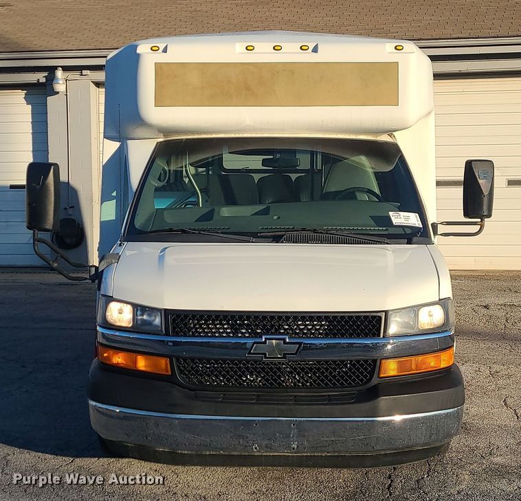 image for item DR7847 2013 Chevrolet Express  shuttle bus