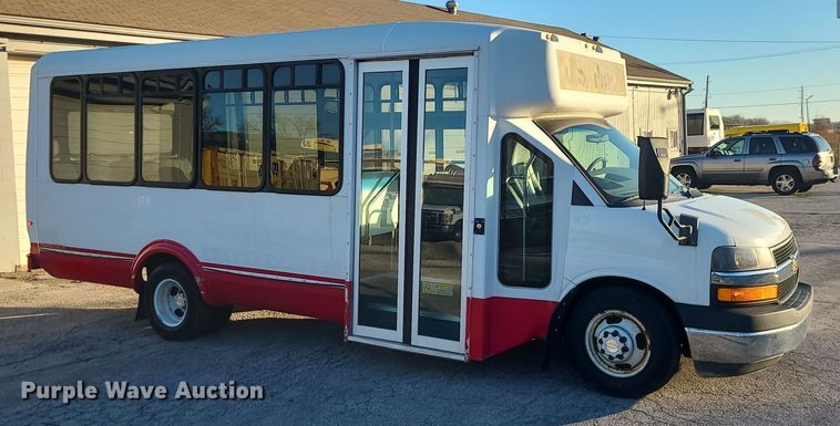image for item DR7847 2013 Chevrolet Express  shuttle bus