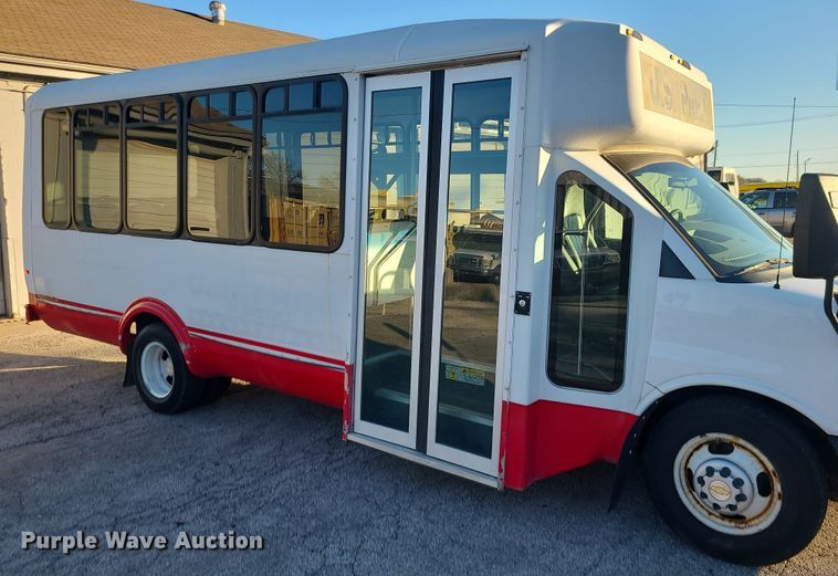 image for item DR7847 2013 Chevrolet Express  shuttle bus