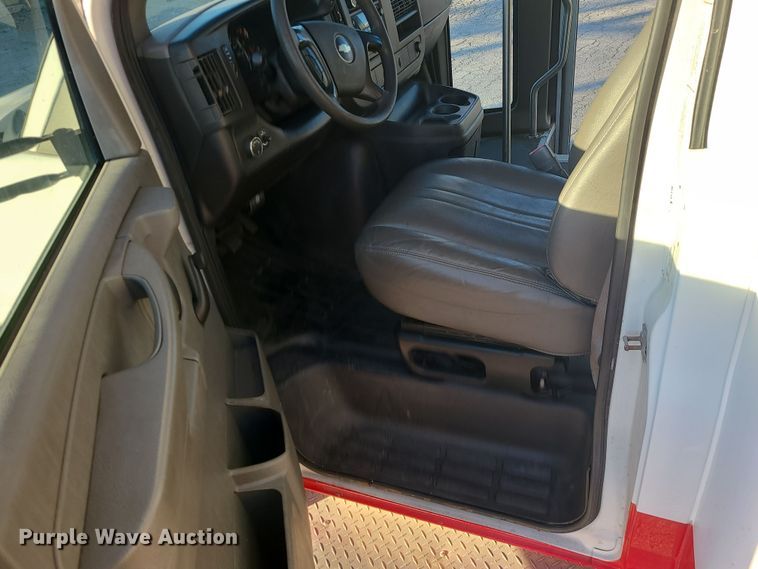 image for item DR7847 2013 Chevrolet Express  shuttle bus