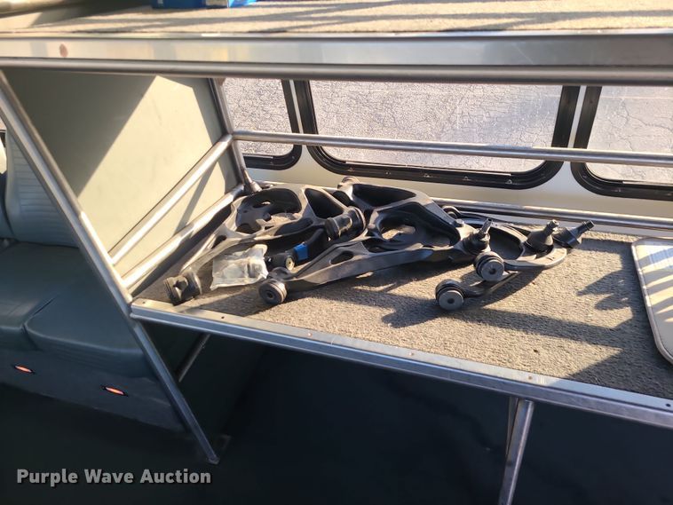 image for item DR7847 2013 Chevrolet Express  shuttle bus