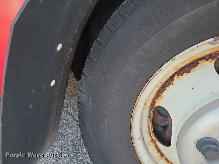 image for item DR7847 2013 Chevrolet Express  shuttle bus