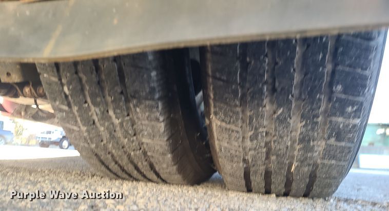 image for item DR7847 2013 Chevrolet Express  shuttle bus