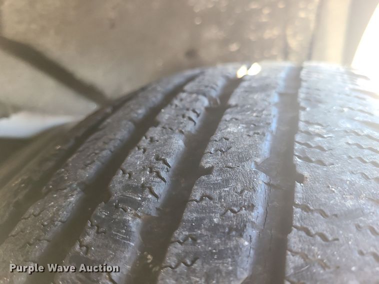 image for item DR7847 2013 Chevrolet Express  shuttle bus