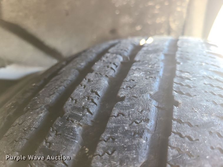 image for item DR7847 2013 Chevrolet Express  shuttle bus