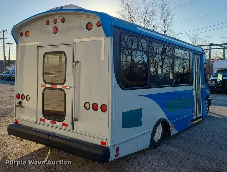 image for item DR7848 2015 Ford E450  shuttle bus