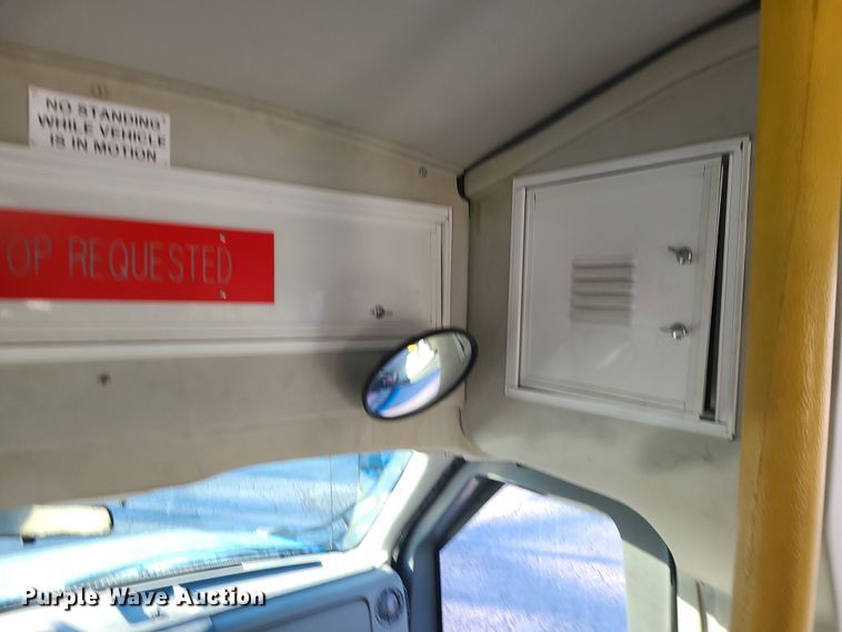 image for item DR7848 2015 Ford E450  shuttle bus