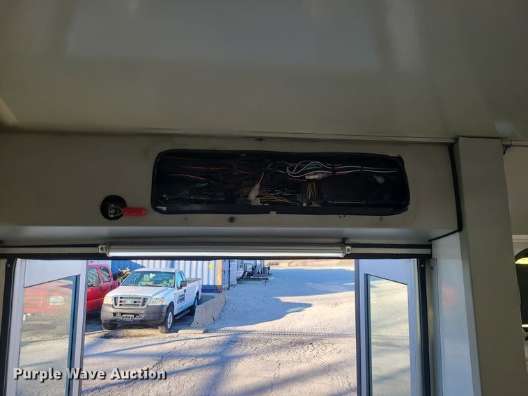 image for item DR7848 2015 Ford E450  shuttle bus