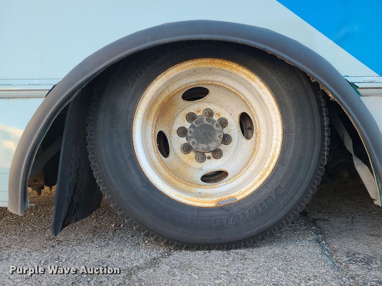 image for item DR7848 2015 Ford E450  shuttle bus