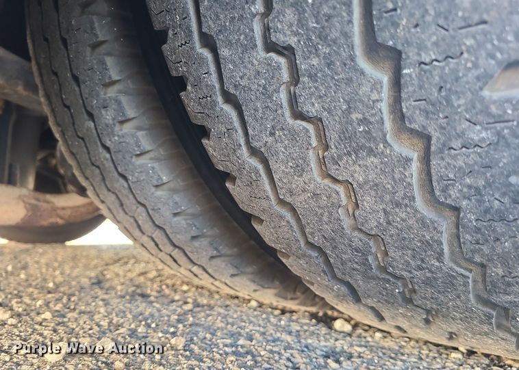 image for item DR7848 2015 Ford E450  shuttle bus