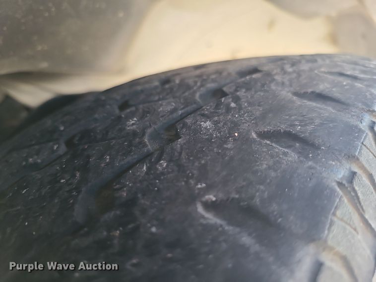 image for item DR7848 2015 Ford E450  shuttle bus