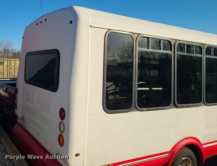 image for item DR7849 2013 Chevrolet Express  shuttle bus