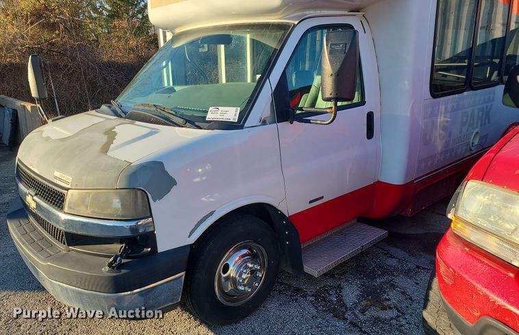 image for item DR7849 2013 Chevrolet Express  shuttle bus