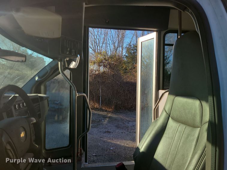 image for item DR7849 2013 Chevrolet Express  shuttle bus