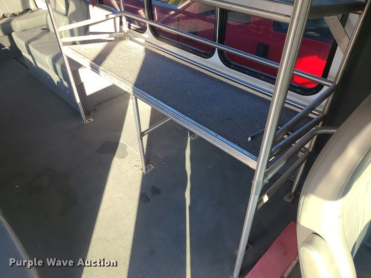 image for item DR7849 2013 Chevrolet Express  shuttle bus