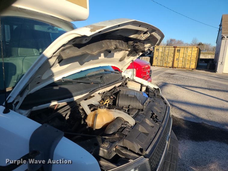 image for item DR7849 2013 Chevrolet Express  shuttle bus