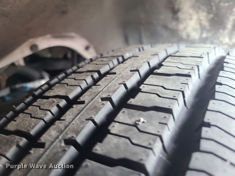 image for item DR7849 2013 Chevrolet Express  shuttle bus