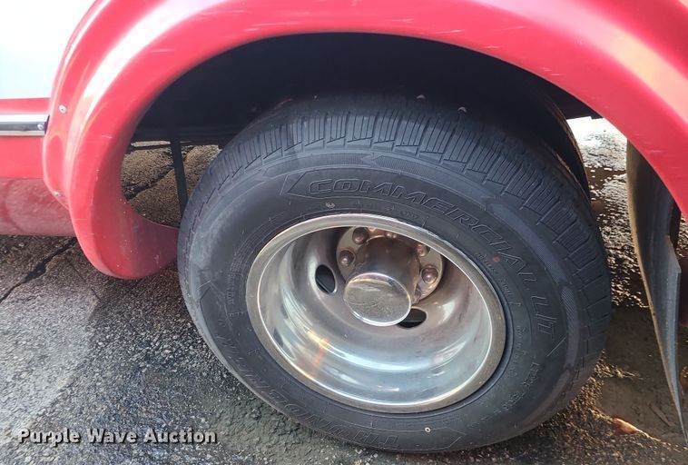 image for item DR7849 2013 Chevrolet Express  shuttle bus