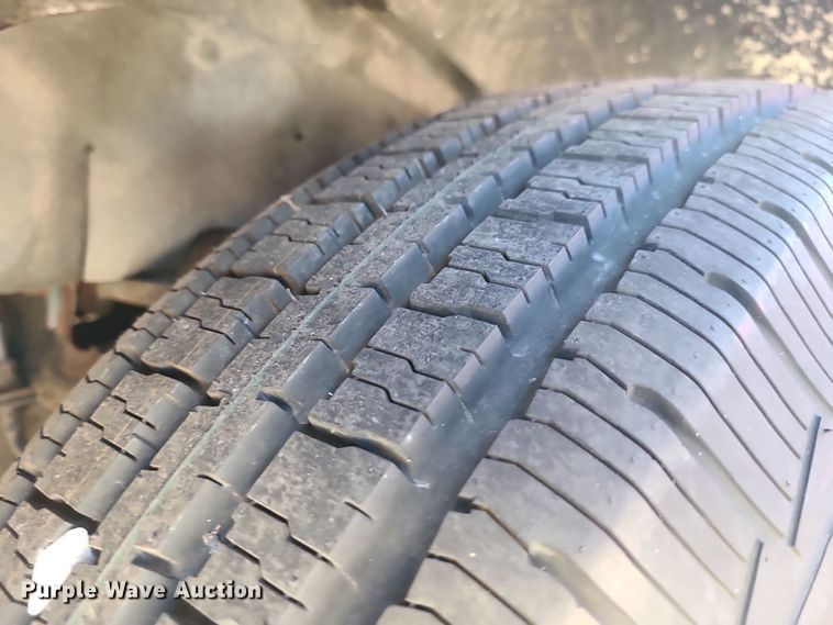 image for item DR7849 2013 Chevrolet Express  shuttle bus