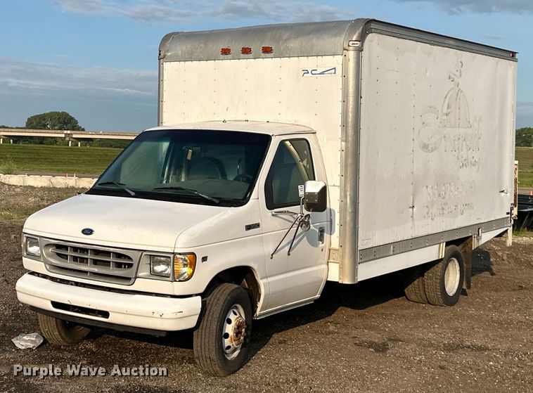 image for item DS6432 1998 Ford E350  box truck